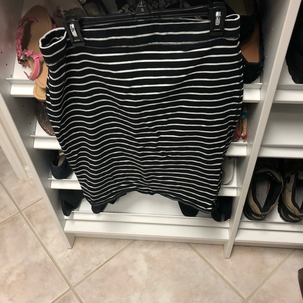 Short black and white striped skirt